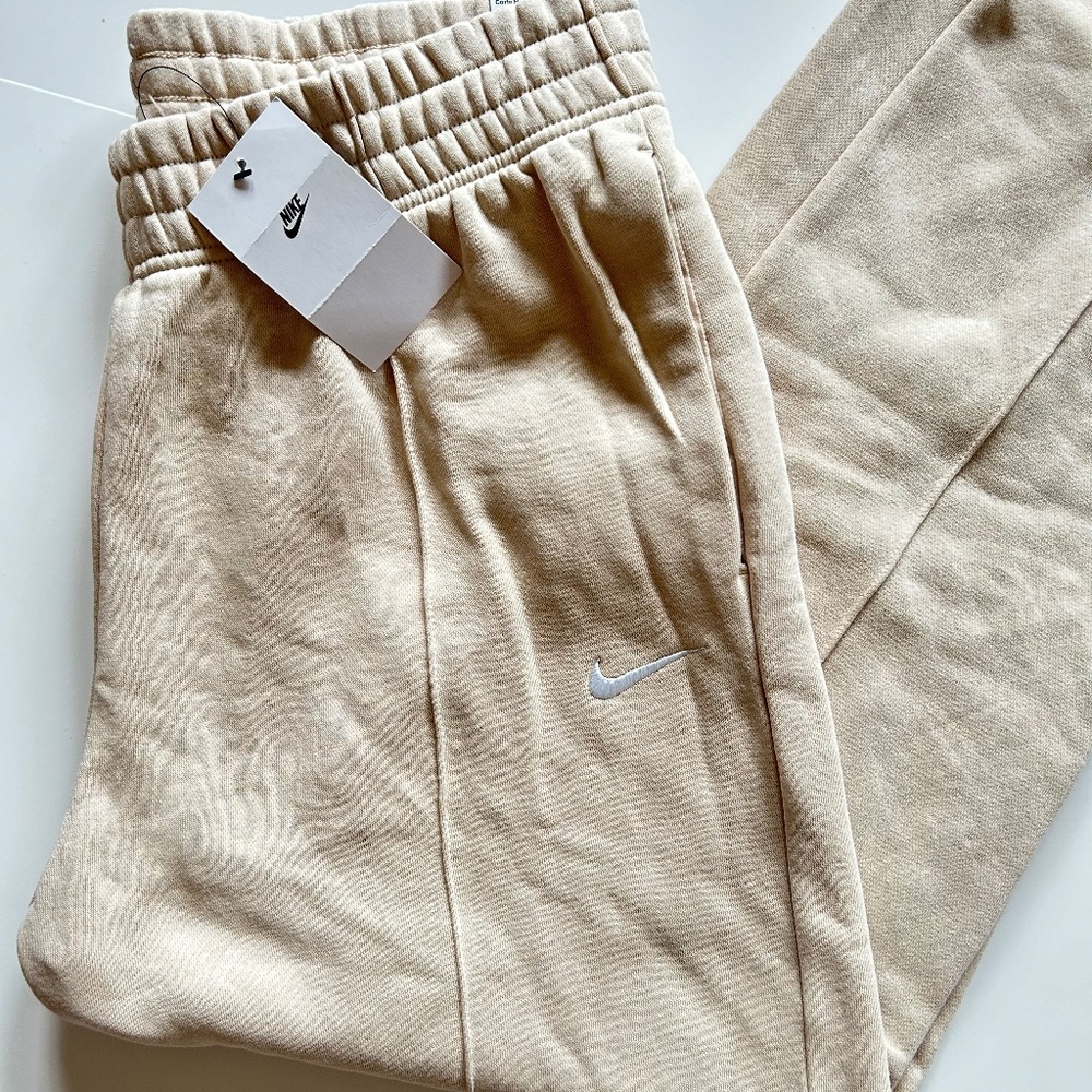 NIKE loose fit sweatpants with darts women size M